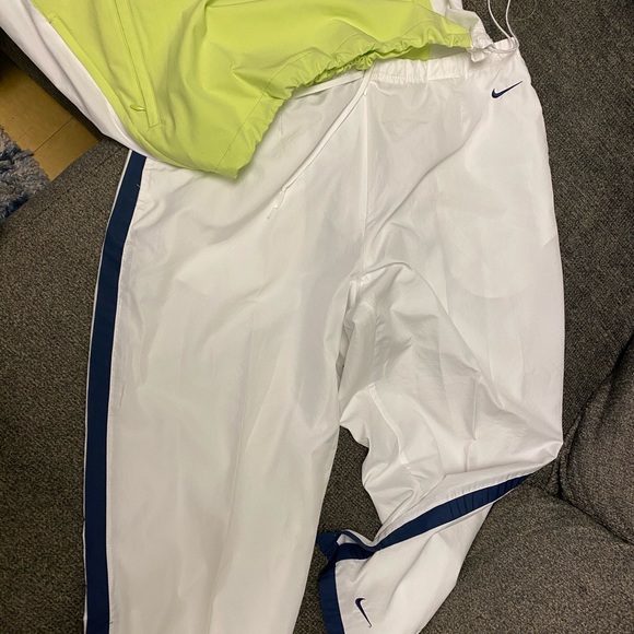 Nike set. 💚 - Picture 2 of 2